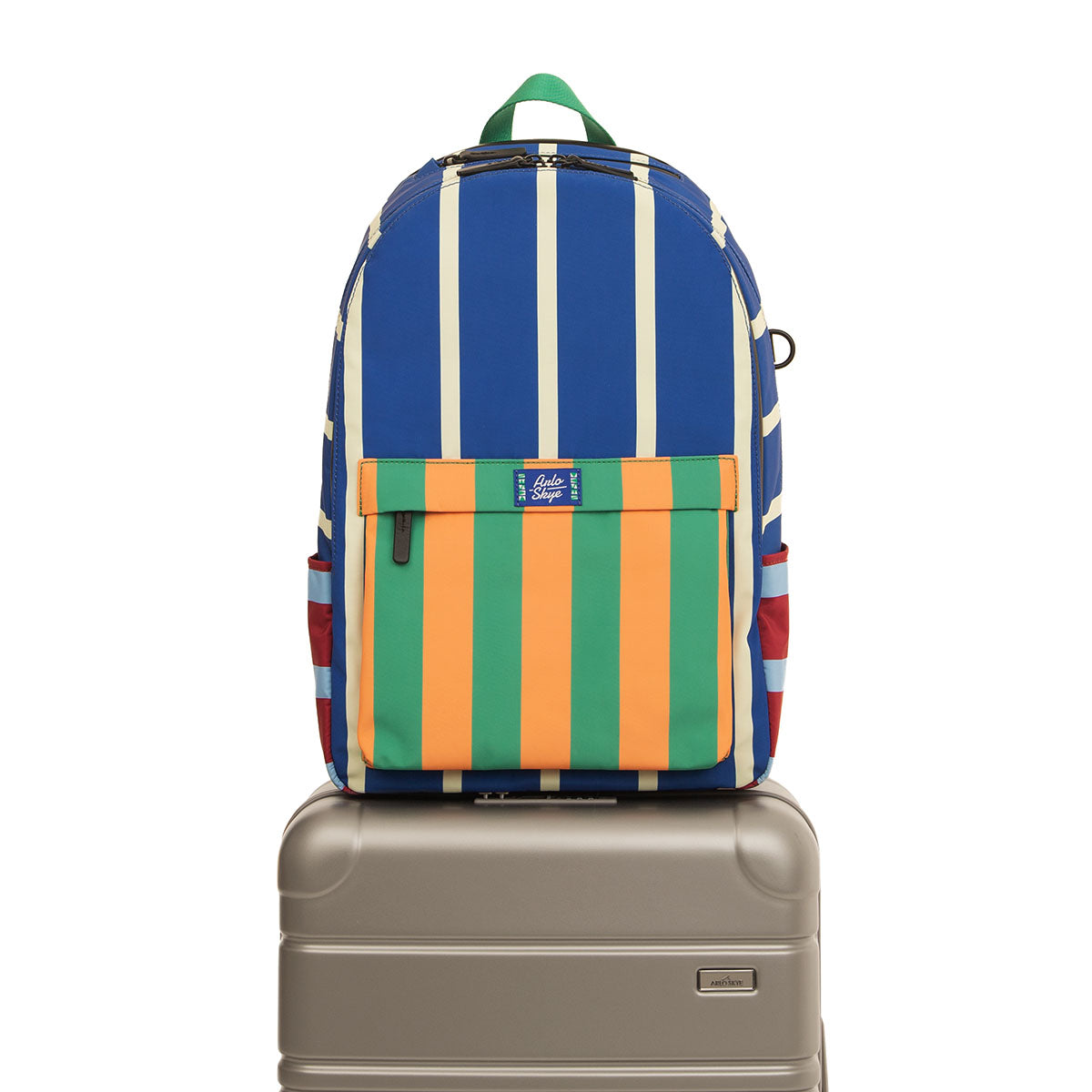 dusen dusen backpack front view on carry-on