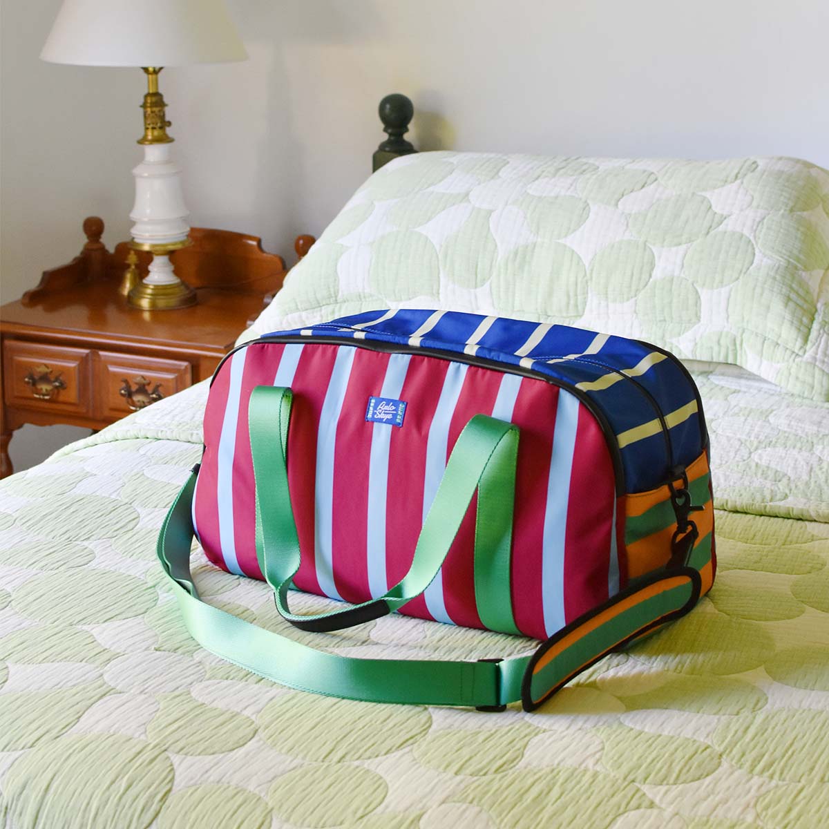 dusen dusen weekender on bed