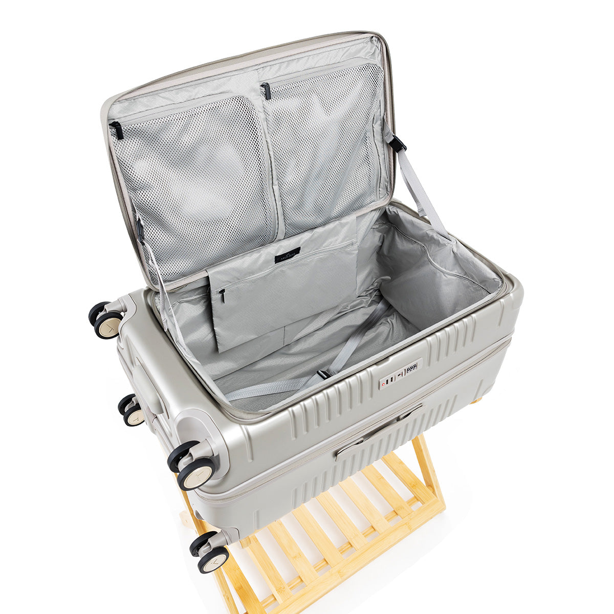 champagne trunk interior view