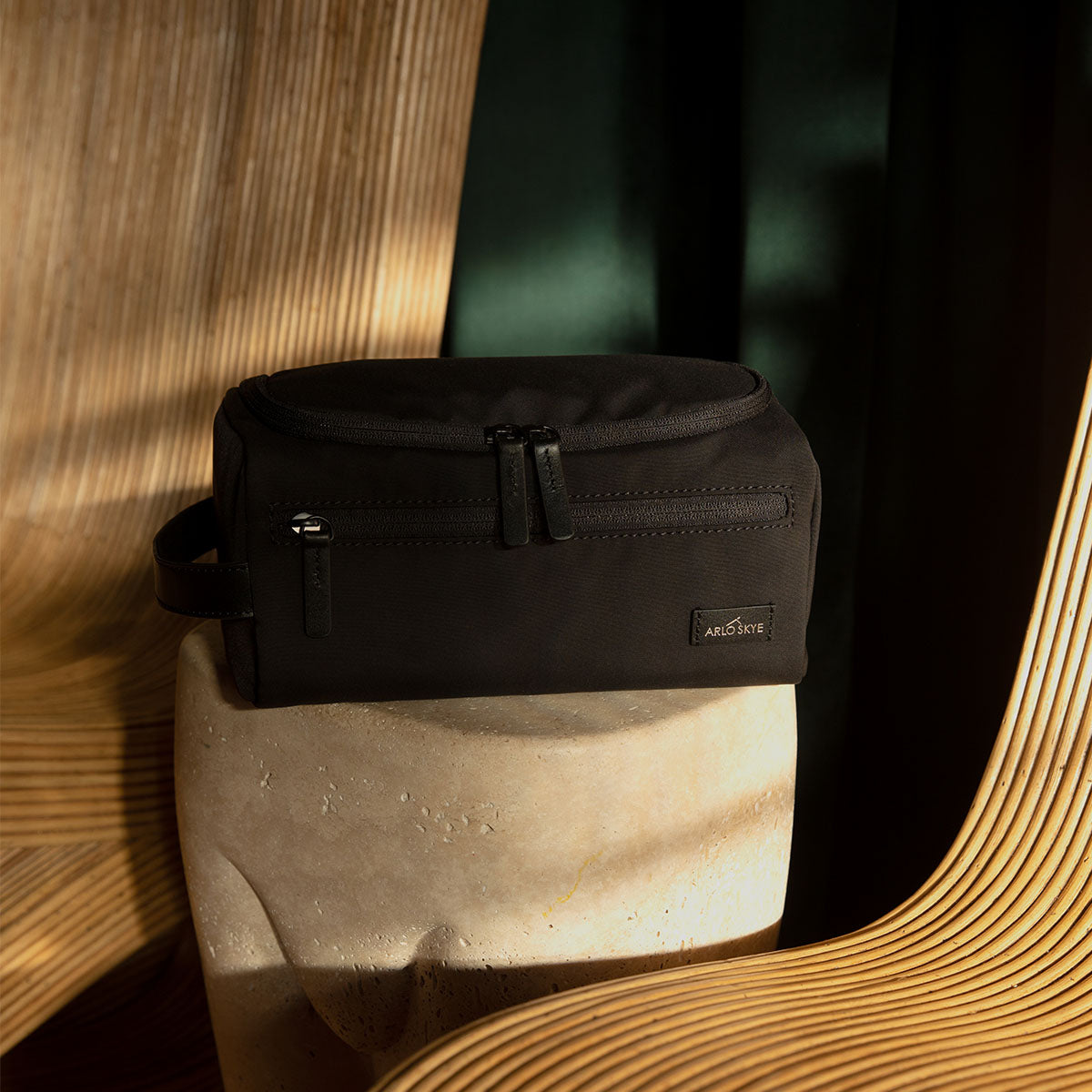 Black Dopp Kit, lifestyle shot
