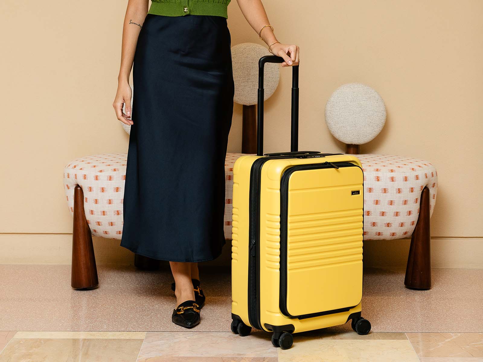希少？ ハイパーヨーヨー ネックキャリー LIMITED EDITION Arlo Skye X Dusen Dusen: Expandable Carry-On Max - Front Pocket