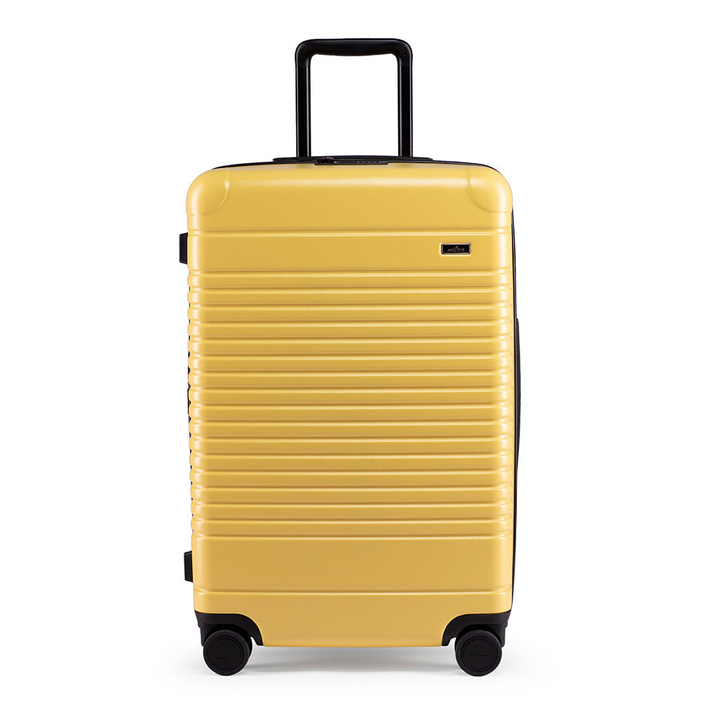 Front view of the zipper check-in in yellow 